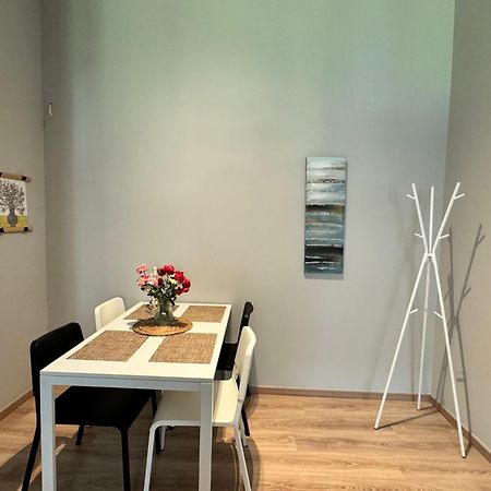 Urban Breeze Aparment 1 Apartment เอเธนส์ ภายนอก รูปภาพ