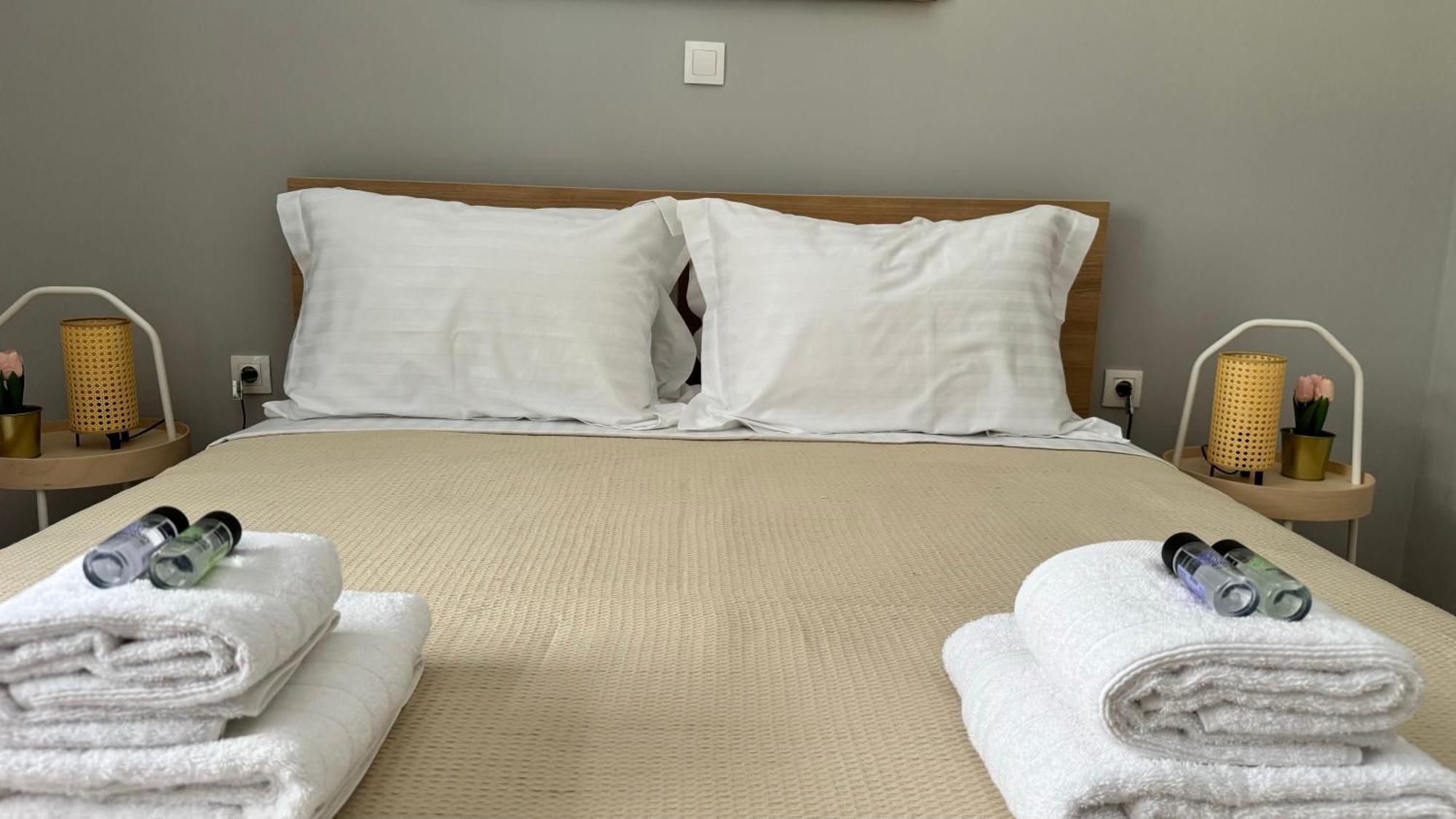 Urban Breeze Aparment 1 Apartment เอเธนส์ ภายนอก รูปภาพ