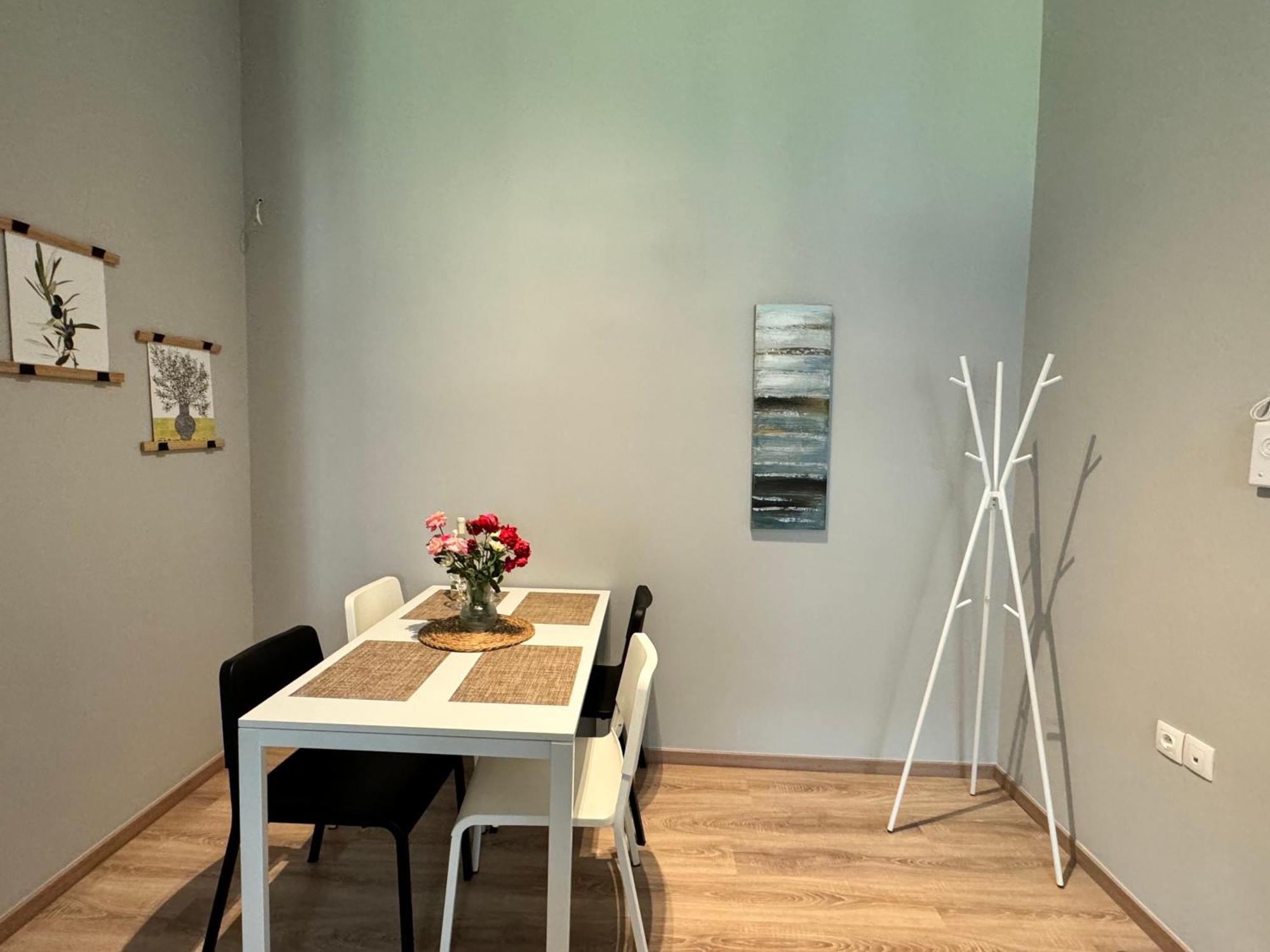 Urban Breeze Aparment 1 Apartment เอเธนส์ ภายนอก รูปภาพ